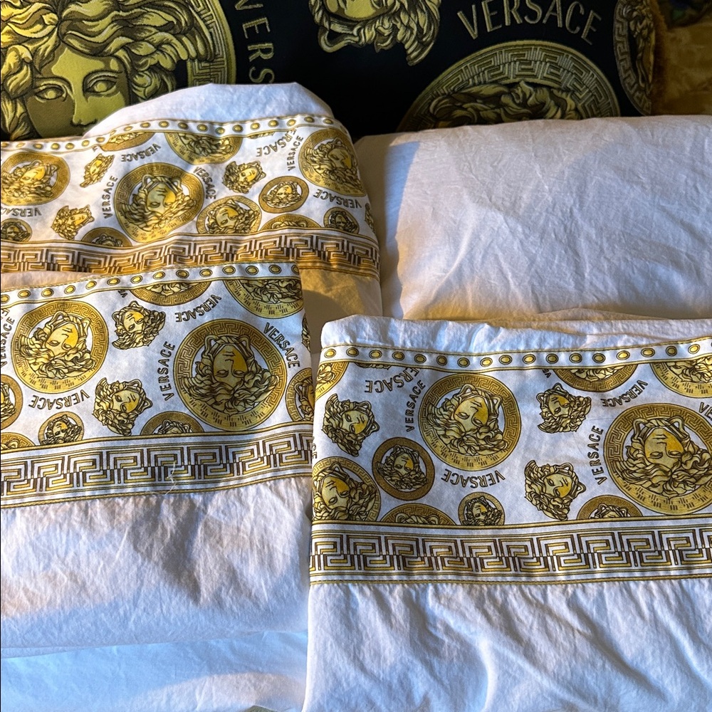 Versace Queen Sheet set White and Gold Medusa Pattern